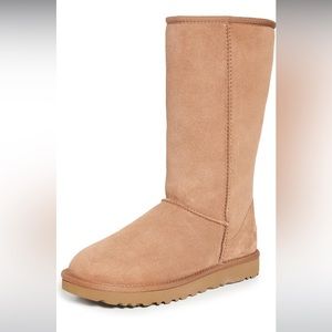 Used UGGs in classic tall beige size 7